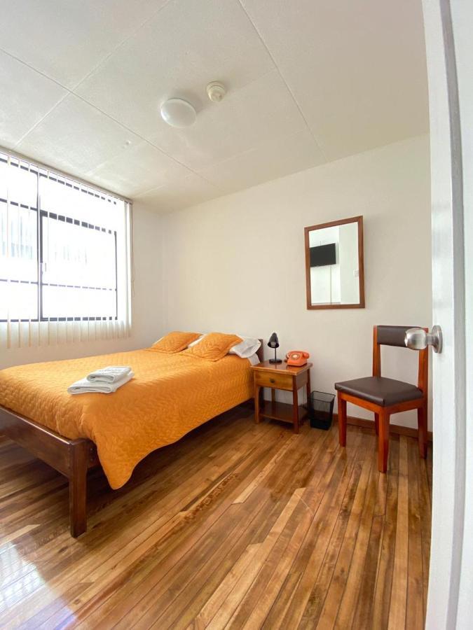 Hotel 9 De Octubre Quito Dış mekan fotoğraf