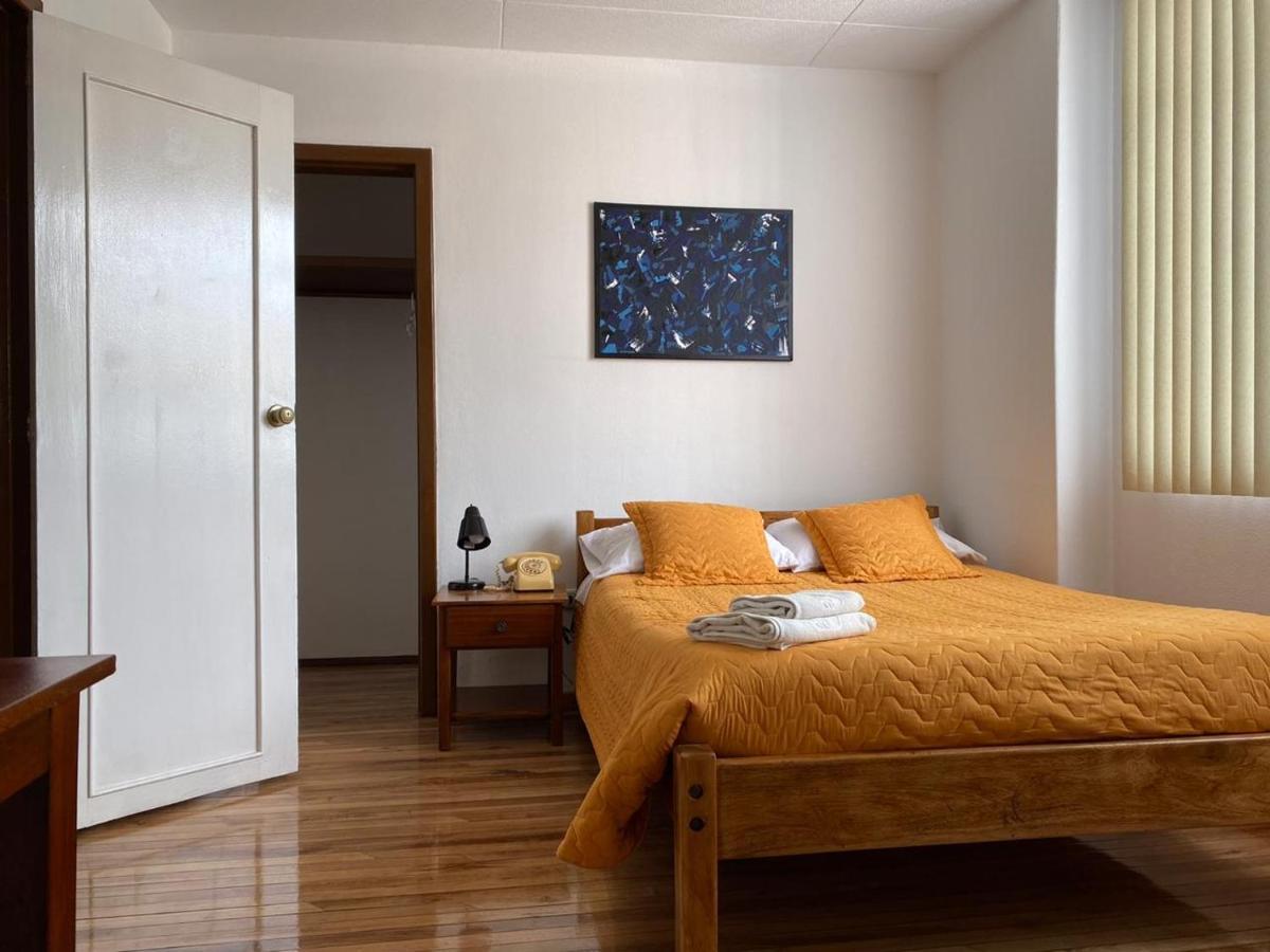 Hotel 9 De Octubre Quito Dış mekan fotoğraf