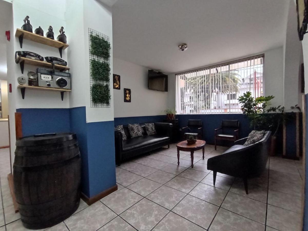 Hotel 9 De Octubre Quito Dış mekan fotoğraf