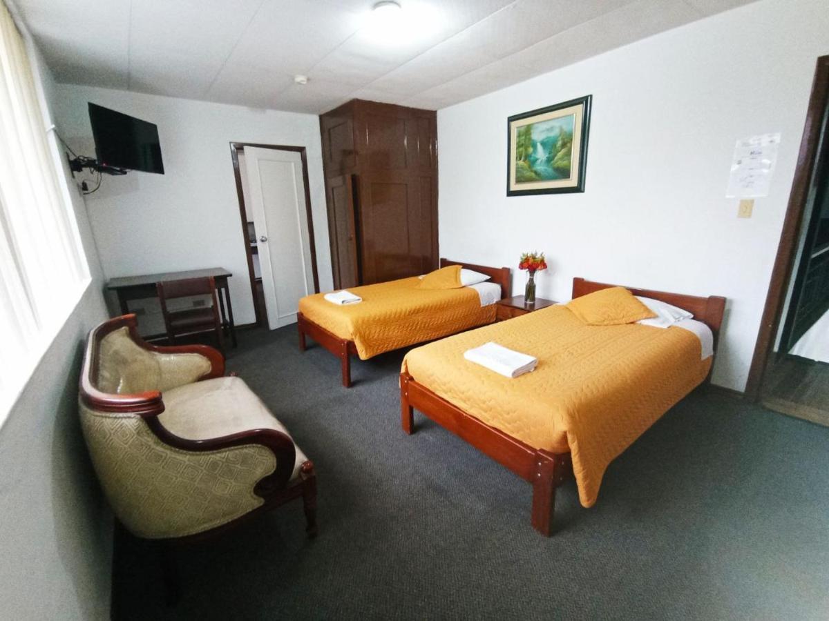 Hotel 9 De Octubre Quito Dış mekan fotoğraf