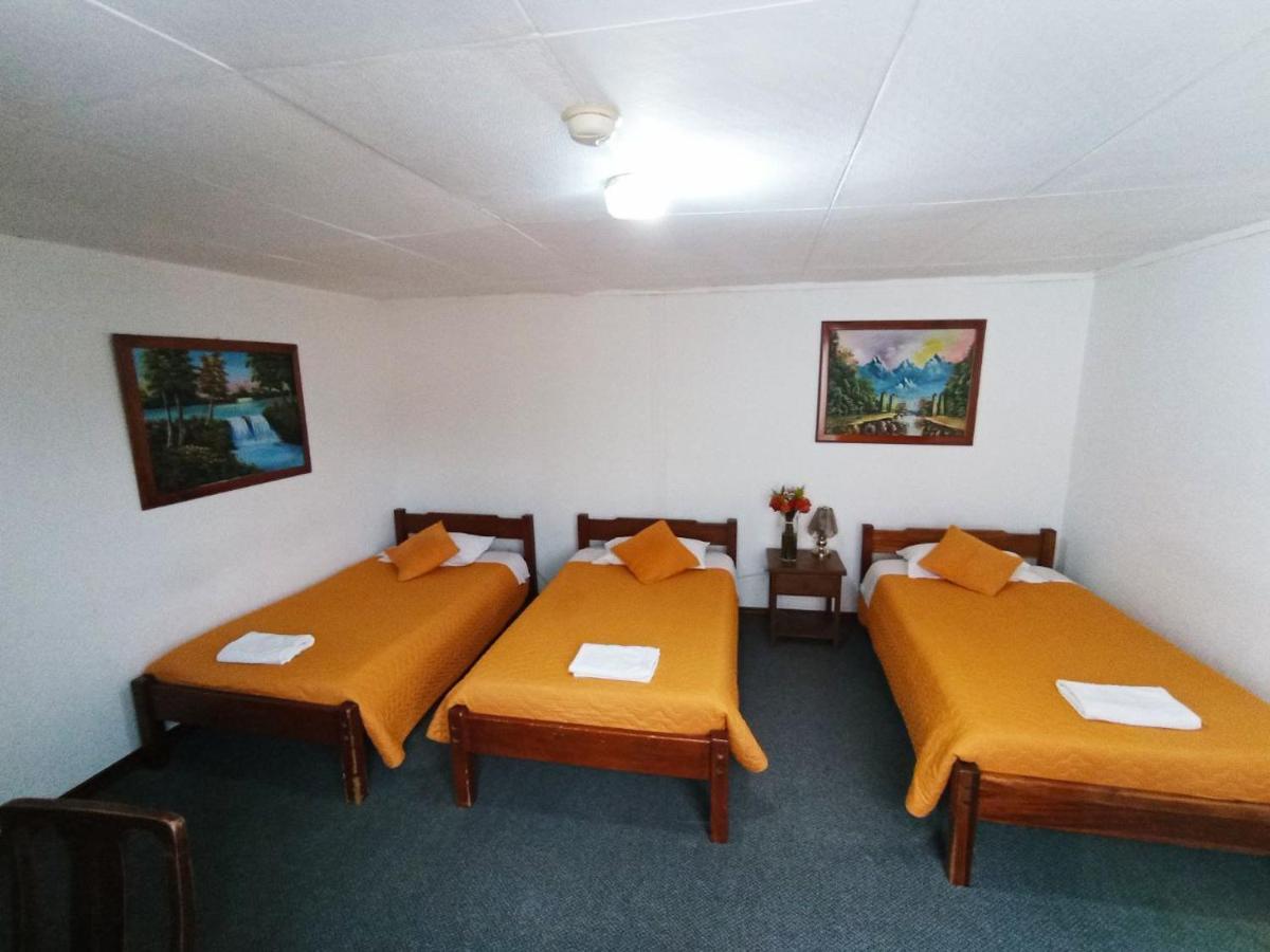 Hotel 9 De Octubre Quito Dış mekan fotoğraf