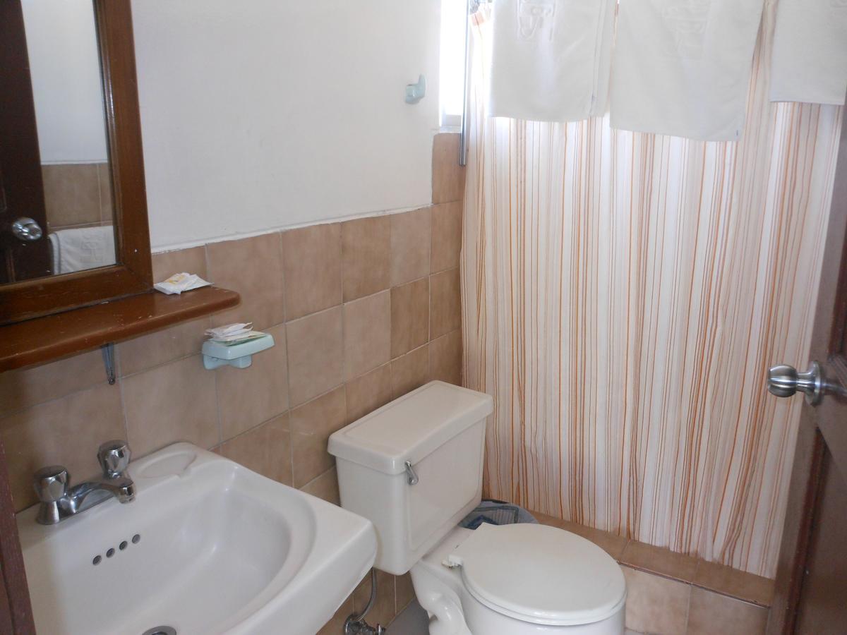 Hotel 9 De Octubre Quito Dış mekan fotoğraf