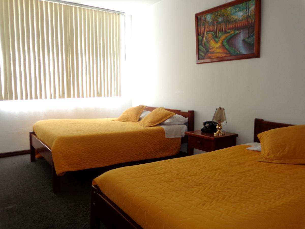 Hotel 9 De Octubre Quito Dış mekan fotoğraf