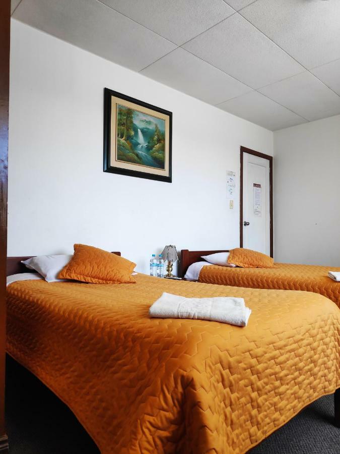 Hotel 9 De Octubre Quito Dış mekan fotoğraf