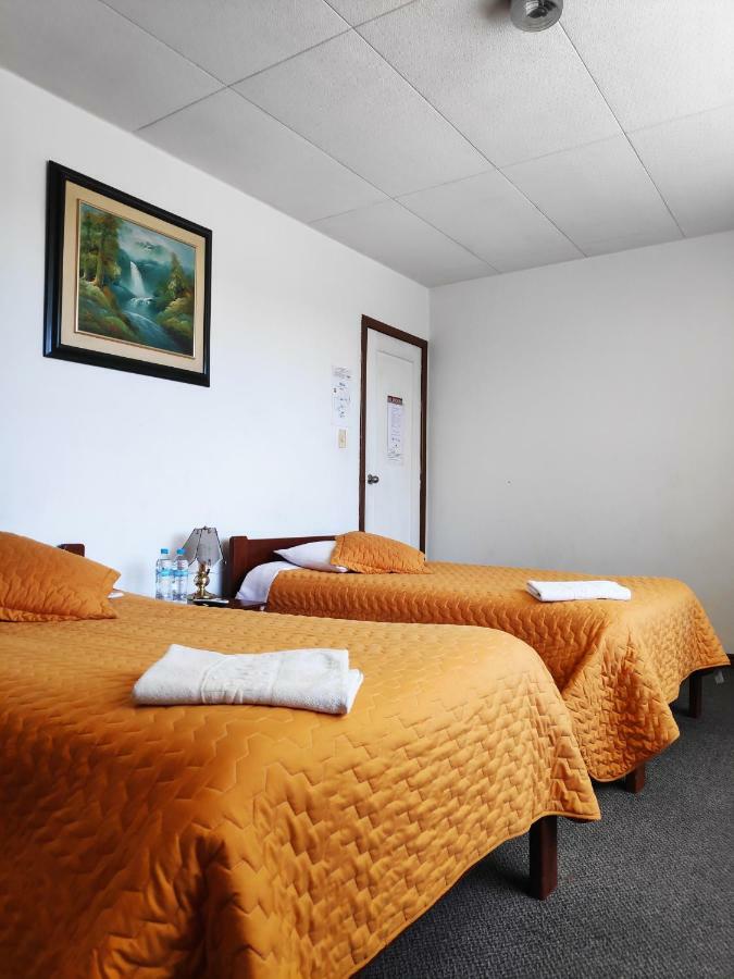 Hotel 9 De Octubre Quito Dış mekan fotoğraf